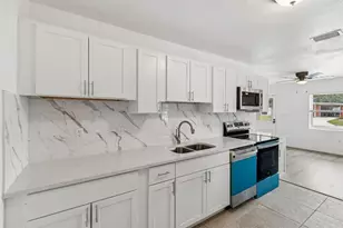 203 Pevetty Dr, Plant City, FL 33563 - Photo 8