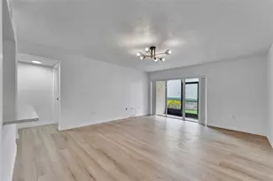 9940 7th Way N, Saint Petersburg, FL 33702 - Photo 10