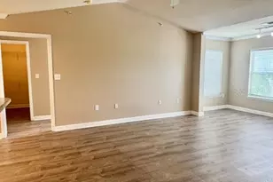 18448 Bridle Club Dr, Tampa, FL 33647 - Photo 2