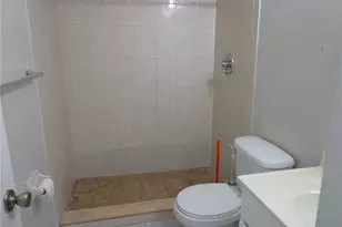 721 Regent Cir S, Brandon, FL 33511 - Photo 12