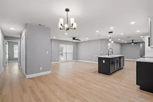 1727 Tallowtree Cir, Valrico, FL 33594 - Photo 8