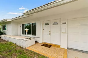 14142 90th Ave, Seminole, FL 33776 - Photo 2