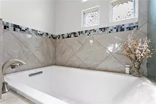 1114 Shipwatch Cir, Tampa, FL 33602 - Photo 40
