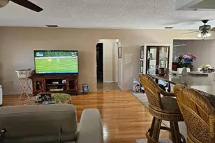 708 Brannen Cir, Sun City Center, FL 33573 - Photo 14