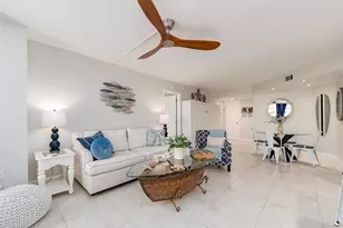 690 Island Way, Clearwater Beach, FL 33767 - Photo 10