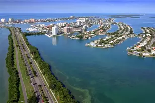 690 Island Way, Clearwater Beach, FL 33767 - Photo 36
