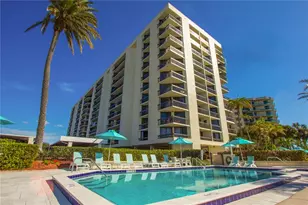 690 Island Way, Clearwater Beach, FL 33767 - Photo 2
