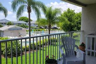 255 Capri Cir N, Treasure Island, FL 33706 - Photo 6