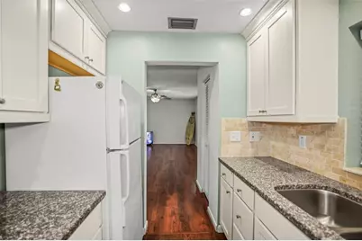 11655 3rd Street E #19, Treasure Island, FL 33706 - Photo 10