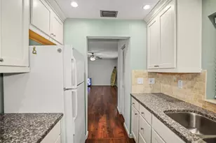 11655 3rd St E, Treasure Island, FL 33706 - Photo 10