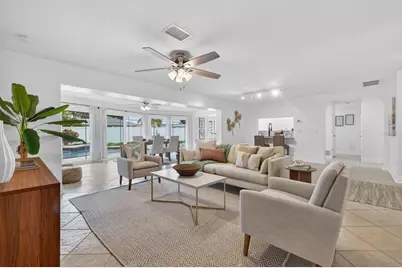 1022 Eden Isle Drive NE, Saint Petersburg, FL 33704 - Photo 10