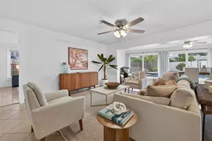 1022 Eden Isle Dr NE, Saint Petersburg, FL 33704 - Photo 12