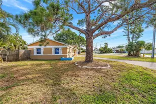 7901 Causeway Blvd S, Saint Petersburg, FL 33707 - Photo 10