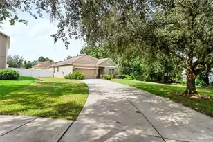 620 Chesney Dr, Valrico, FL 33594 - Photo 8