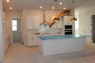 7300 Donnybrook Ln, Sarasota, FL 34240 - Photo 10