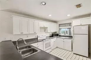 1314 SE 5th Ct, Cape Coral, FL 33990 - Photo 8