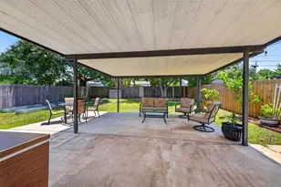 3221 14th St N, Saint Petersburg, FL 33704 - Photo 16