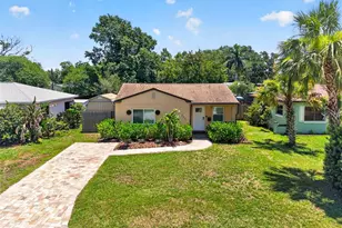 3221 14th St N, Saint Petersburg, FL 33704 - Photo 2