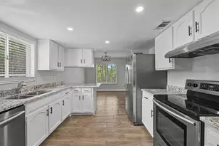 28353 Tanglewood Dr, Wesley Chapel, FL 33543 - Photo 16