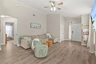 10611 Lakeside Vista Dr, Riverview, FL 33569 - Photo 4