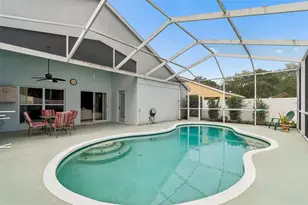 923 Hunter Ln, Tarpon Springs, FL 34689 - Photo 2