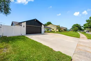 16206 W Course Dr, Tampa, FL 33624 - Photo 4