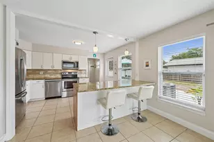 5005 Bee Ridge Rd, Sarasota, FL 34233 - Photo 4