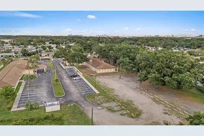 4704 Kelly Road, Tampa, FL 33615 - Photo 4