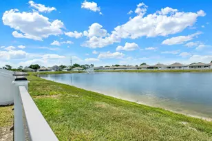 1013 Tidal Rock Ave, Ruskin, FL 33570 - Photo 2