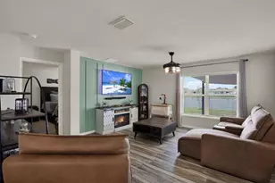 1013 Tidal Rock Ave, Ruskin, FL 33570 - Photo 10