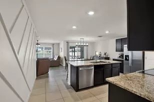 1013 Tidal Rock Ave, Ruskin, FL 33570 - Photo 6