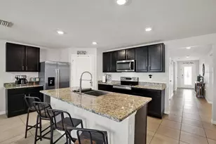 1013 Tidal Rock Ave, Ruskin, FL 33570 - Photo 4