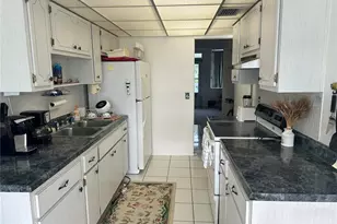 4720 Locust St NE, Saint Petersburg, FL 33703 - Photo 6