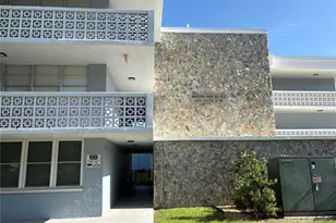 4720 Locust St NE, Saint Petersburg, FL 33703 - Photo 2