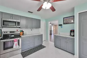 2335 Surrey Ln, Clearwater, FL 33763 - Photo 22