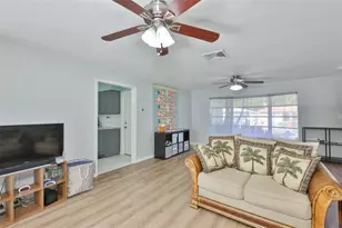2335 Surrey Ln, Clearwater, FL 33763 - Photo 16