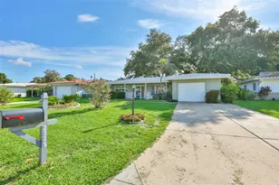 2335 Surrey Ln, Clearwater, FL 33763 - Photo 6