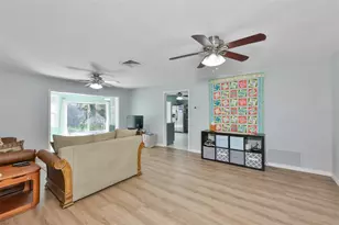 2335 Surrey Ln, Clearwater, FL 33763 - Photo 12