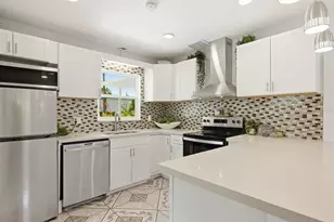 1111 61st Ave N, Saint Petersburg, FL 33703 - Photo 12
