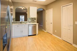 5879 Fishhawk Ridge Dr, Lithia, FL 33547 - Photo 4