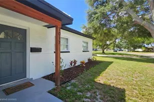 7017 20th St N, Saint Petersburg, FL 33702 - Photo 2