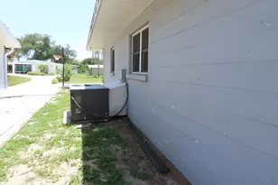 2447 Foster Ln, Sarasota, FL 34239 - Photo 6
