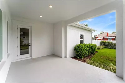7428 Burlington Avenue N, Saint Petersburg, FL 33710 - Photo 6