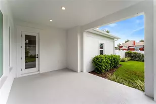 7428 Burlington Ave N, Saint Petersburg, FL 33710 - Photo 6