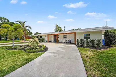 6825 11th Avenue N, Saint Petersburg, FL 33710 - Photo 1