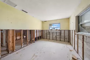 7962 9th Ave S, Saint Petersburg, FL 33707 - Photo 18