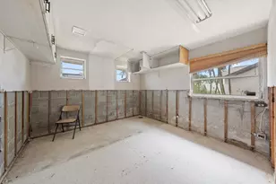 7962 9th Ave S, Saint Petersburg, FL 33707 - Photo 12