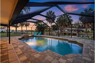 9910 Peninsular Drive, Gibsonton, FL 33534 - Photo 2