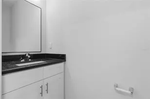 4369 Cambio Gdns Ct, Tampa, FL 33610 - Photo 10