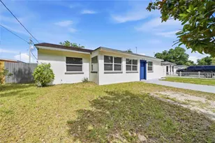9310 N Dartmouth Ave, Tampa, FL 33612 - Photo 2